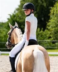 QHP Kids Stævnebluse Kynlee - Hvid